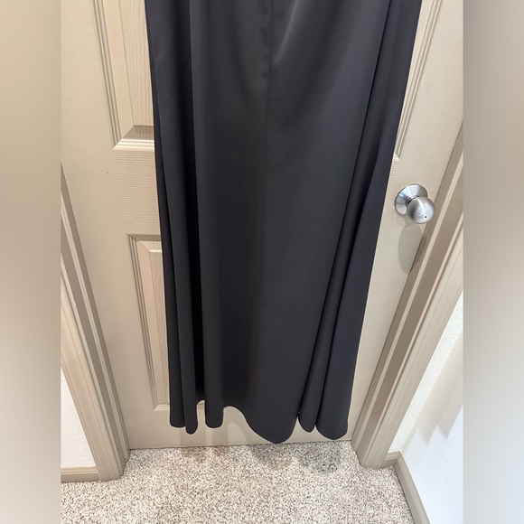 Hayley Paige - Black long gown one shoulder special occasion dress. NWT size 14 - Picture 5 of 10